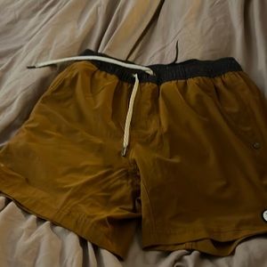 Vuori kore Short with liner short inseam